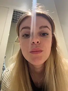 Chatroom XXX en direct de HarrietDart