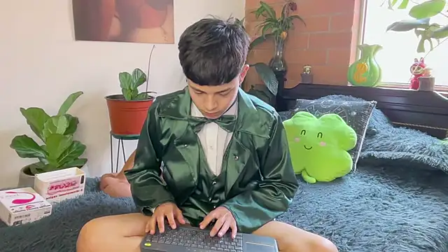 Andy_Belier23 লাইভ XXX চ্যাট