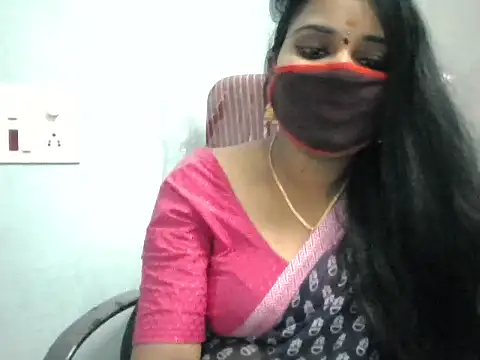 Rathi-priyaa Chat XXX in diretta