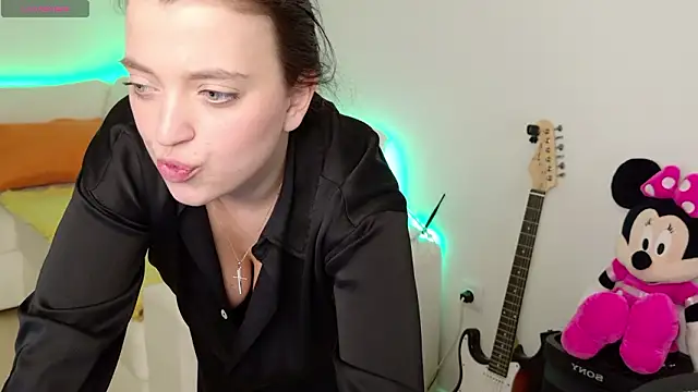 Minnie_mouse_18's Live XXX Chat