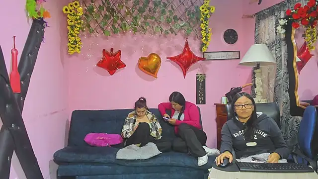 Pokazy przed kamerką – lesbiancuple