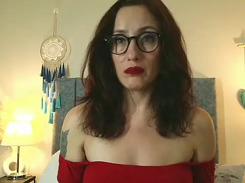 IberianMoonMK Webcam show