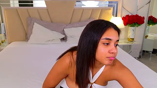 Luna_Cortier's Live XXX Chat