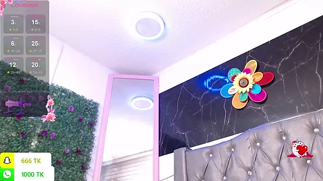 LAILAGUMMY live XXX chat