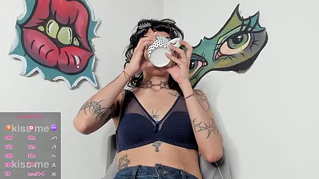 trinitty's Live XXX Chat