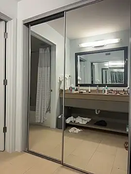 Queen-Ella's Live XXX Chat