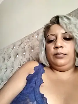 IndianLara live XXX chat