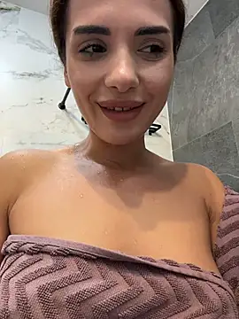 دردشة NaughtyChloeee الجنسية المباشرة