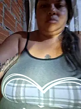 Juli_Powl Chat XXX in diretta