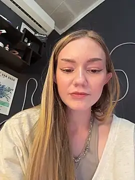 XXX chat uživo modela MilaMoone