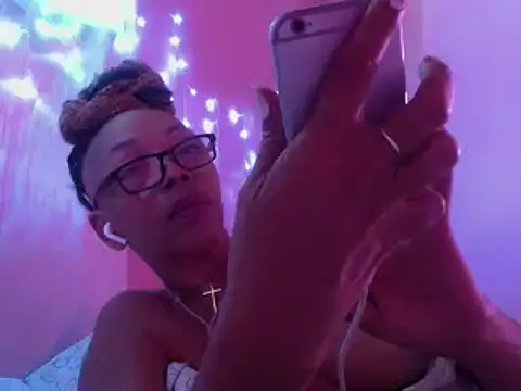 Ladyzee25's Live XXX Chat