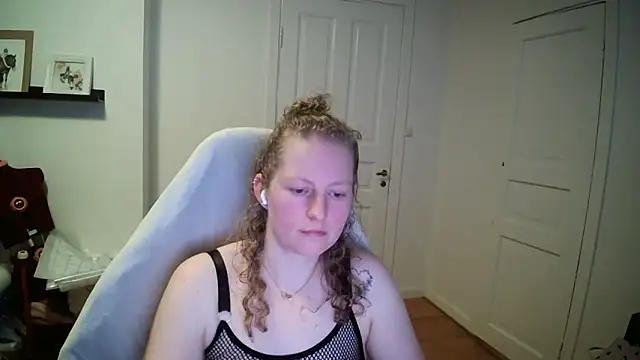 Girlnina-1995 Chat XXX in diretta