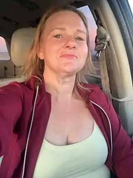 RagingRebecca élő XXX-chatje