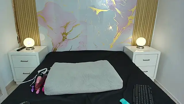 AprillRoss Adlı Modelin Canlı XXX Sohbeti