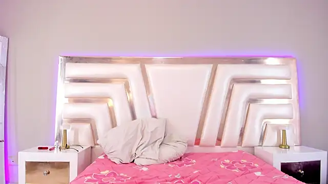 GeminisClarkのライブXXXチャット