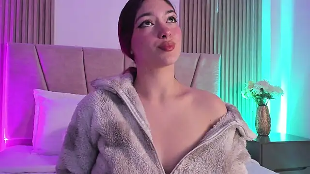 Chat +18 de Victoria_Beaumont ao vivo