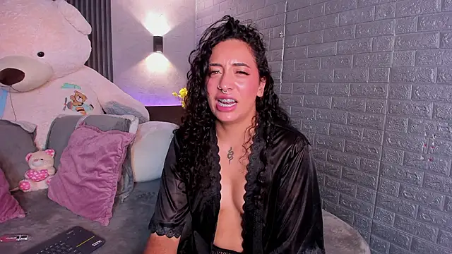 Magic_ivone's Live XXX Chat