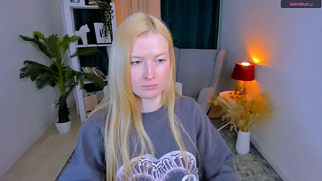 Laly_Peach Chat XXX live