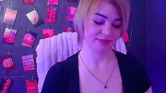 CuttieEmma Live XXX-Chat