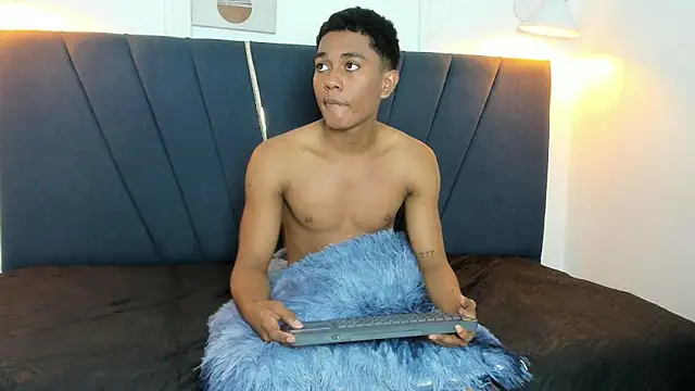 Вебкам-шоу alexx_cum18