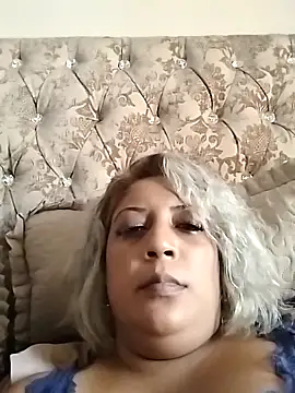 IndianLara Chat XXX in diretta