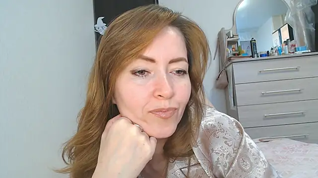 NicoleEunice87 Adlı Modelin Canlı XXX Sohbeti