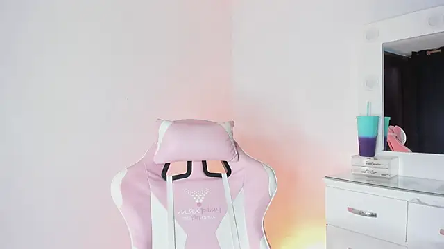 lovingdarcy_ webkamerás műsora