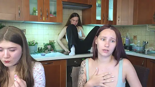 HotCaramellsTV – Live XXX-chat