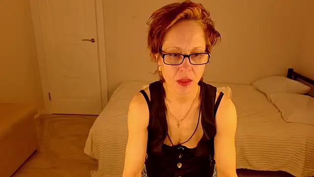 LioraWeiss: онлайн-секс-чат