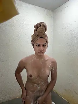 MarieLoveGlamorousn Webbikameraesitys