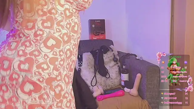 XXX chat uživo modela Laura_hotmilf