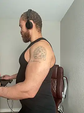 แชท XXX สดของ Fathero1time