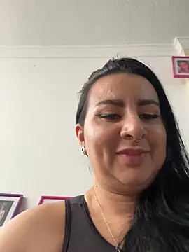 Abril_Luv Show in webcam