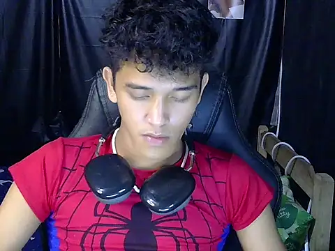 Živý XXX chat hugekenbigcock