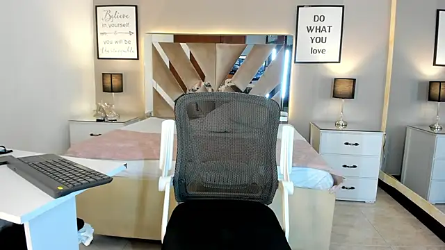 cellestehotのライブXXXチャット