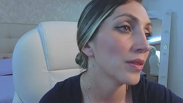 anny_sweet72 লাইভ XXX চ্যাট