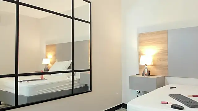 Chloe_Hidalgo's Live XXX Chat