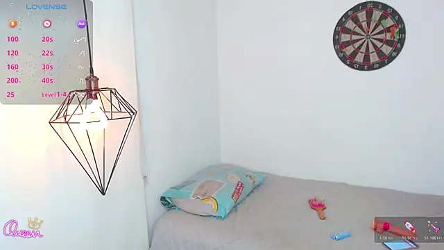 ChristinaSaphier Show in webcam