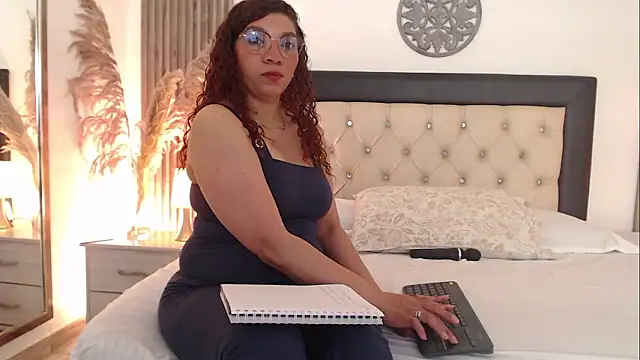 Serena_Houstonn's Live XXX Chat