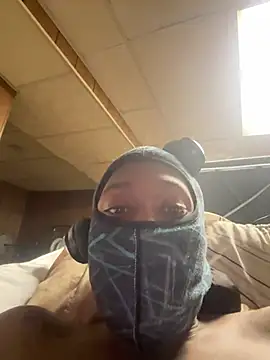 ProveYourLoyalty2 Adlı Modelin Canlı XXX Sohbeti