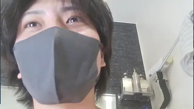 CHROME-kun925 élő XXX-chatje