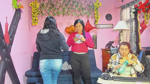 lesbiancuple Adlı Modelin Canlı XXX Sohbeti