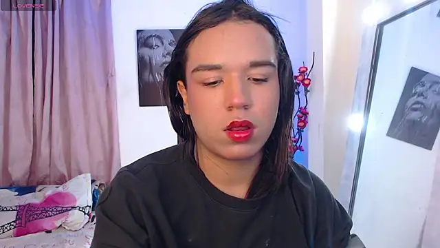 Candyy_doll__: διαδικτυακό σόου στην κάμερα