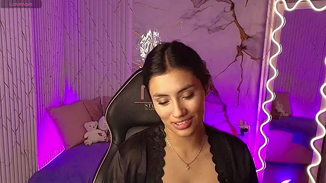 PEACHY_TAY Adlı Modelin Canlı XXX Sohbeti