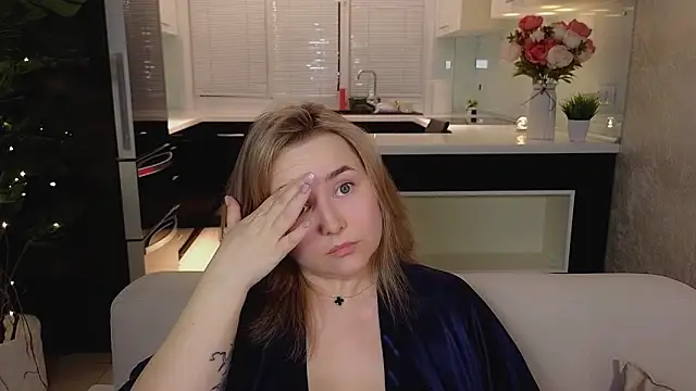 Mira_Mermayd Chat XXX in diretta