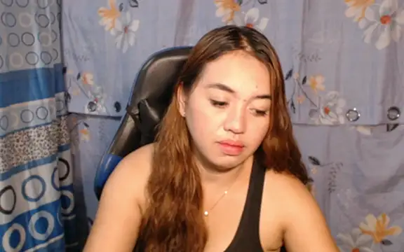 urlover_mae26's Live XXX Chat