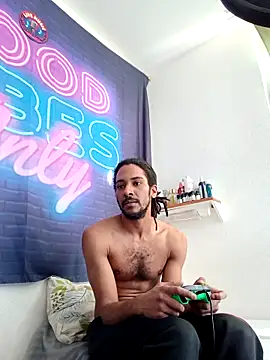 Mikaaa97 在線直播表演