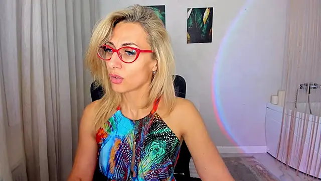 دردشة MuseOfStage الجنسية المباشرة