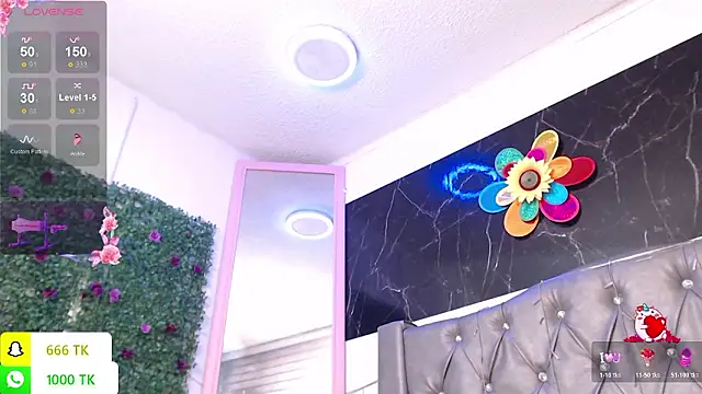 Онлайн чат XXX LAILAGUMMY