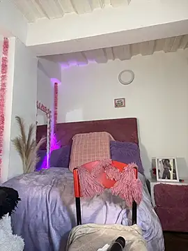 Онлайн чат XXX karinacortes